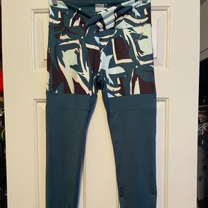 Nikki Blackketter leggings season 1